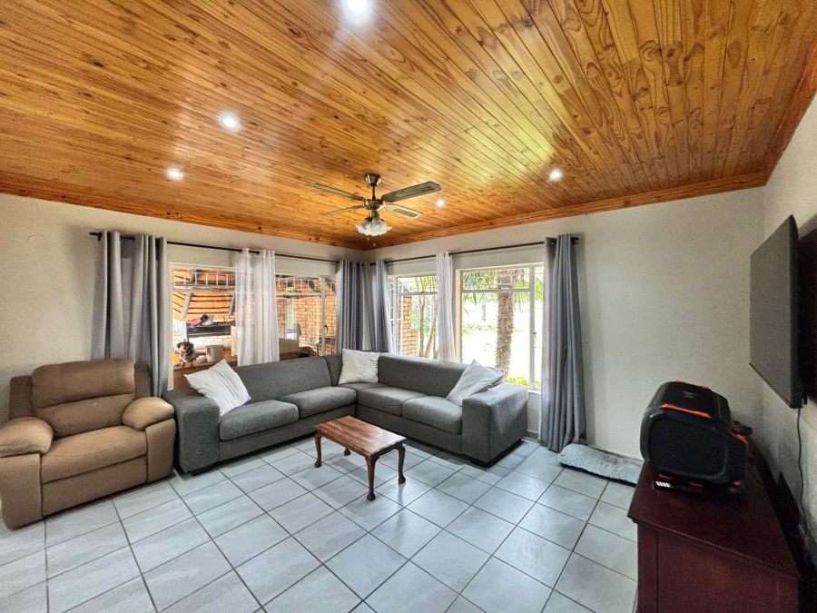 3 Bedroom Property for Sale in Flimieda North West